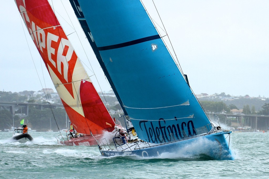 Telefonica leads Camper - 2011-12 Volvo Ocean Race Leg 5 Start - Auckland, March 18, 2012 © Richard Gladwell www.photosport.co.nz